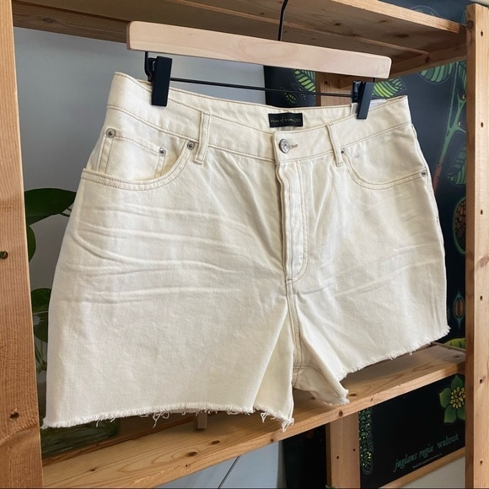 House of Harlow 1960 Cream High Rise Denim Mom Jean Shorts Raw Hem 30 - Picture 5 of 14